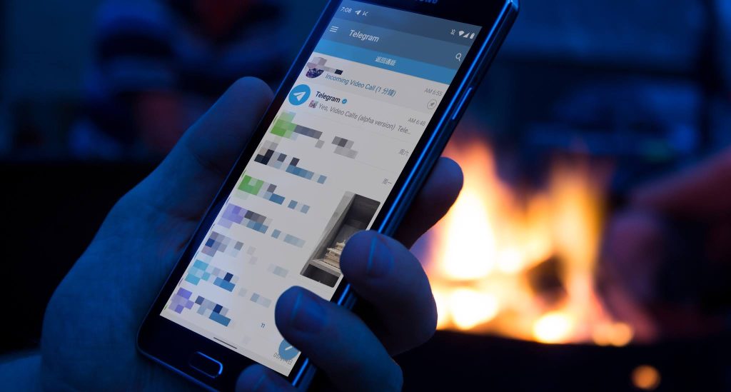 Android-Phone-at-the-bonfire-2-1024x549.jpg